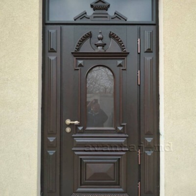 Входные двери из красного дерева на заказ Кишинёв