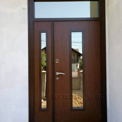 Входные двери из красного дерева на заказ Кишинёв