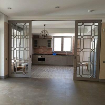 Uși glisante la comanda