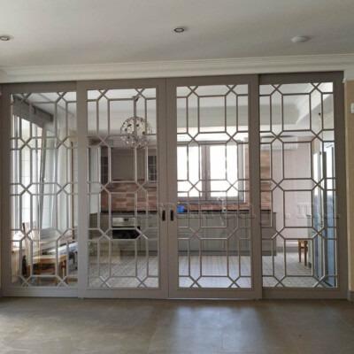 Uși glisante la comanda