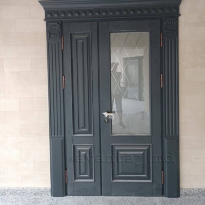 Uși din lemn de mahon (roșu)