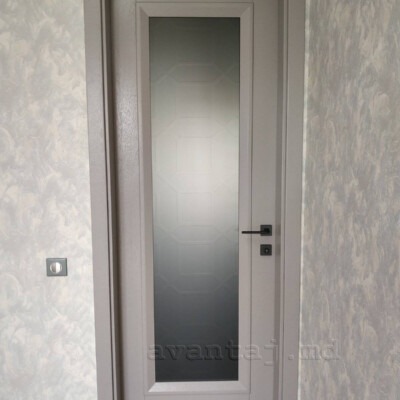 Uși din lemn de mahon (roșu)