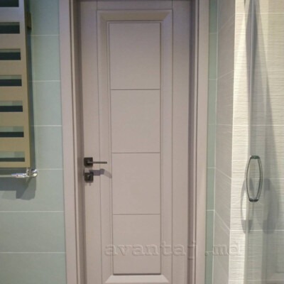 Uși din lemn de mahon (roșu)