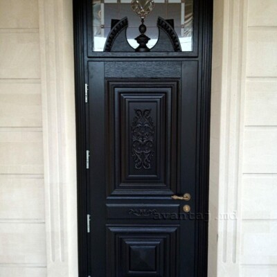 Входные двери из красного дерева на заказ Кишинёв