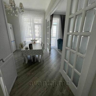 Usi glisante la comanda Chisinau 